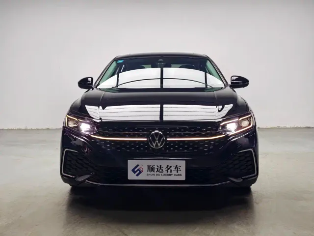 Volkswagen Passat — Фото автомобиля 2