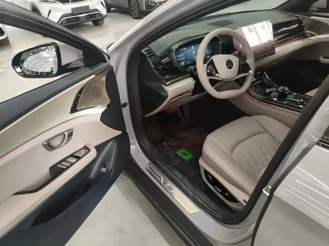 BYD Han — Фото автомобиля 15
