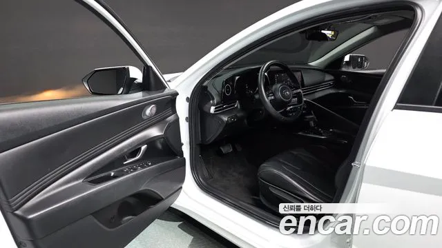 Hyundai Avante CN7 — Фото автомобиля 10