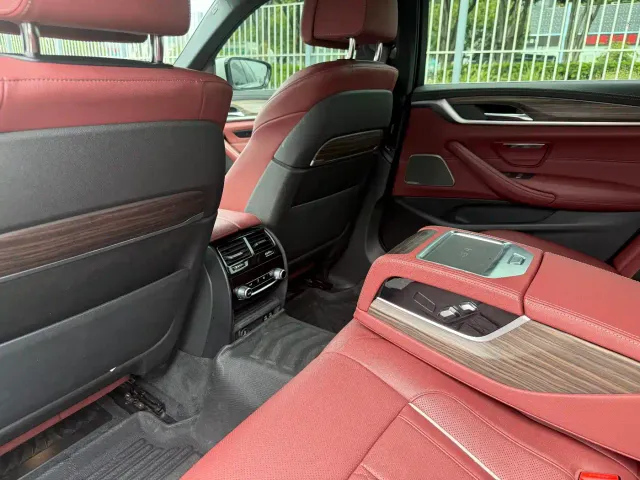 BMW 5 Series — Фото автомобиля 18
