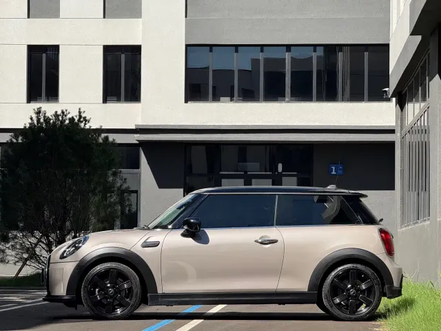 MINI Hatch — Фото автомобиля 10