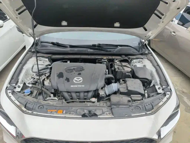 Mazda Axela — Фото автомобиля 19