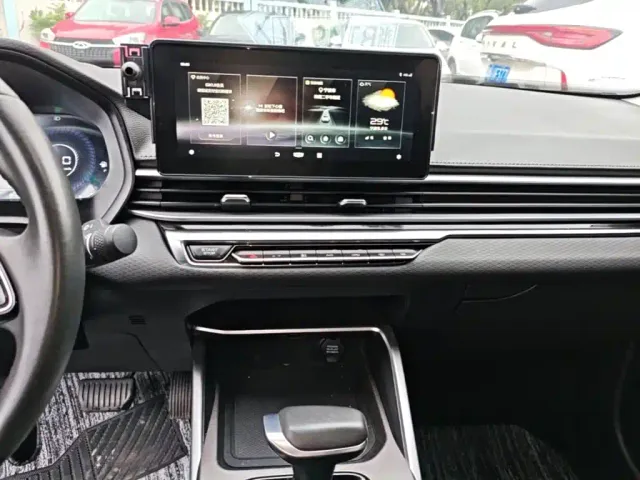 Geely Emgrand — Фото автомобиля 12