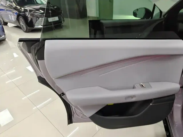 Xpeng P7+ — Фото автомобиля 24