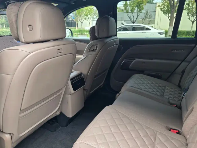 Li Auto L8 — Фото автомобиля 5