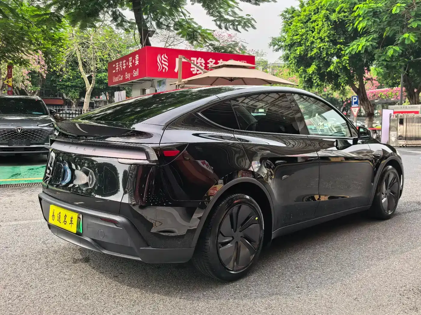 Tesla Model Y 2025 Rear-Wheel Drive — Фото автомобиля 4