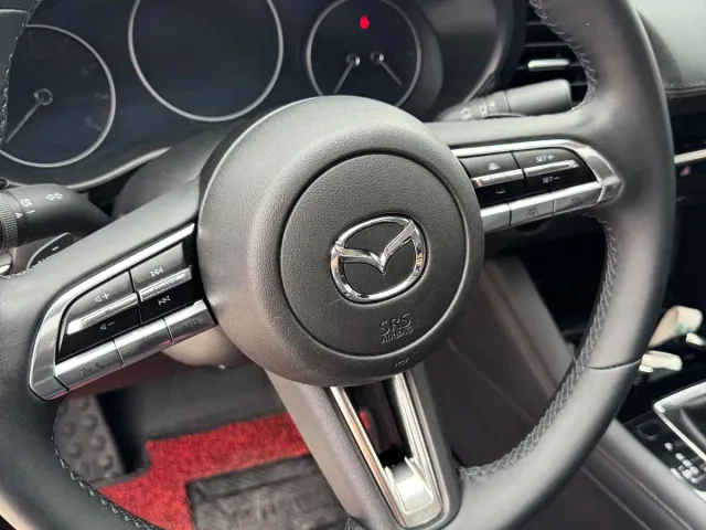 Mazda Axela — Фото автомобиля 7