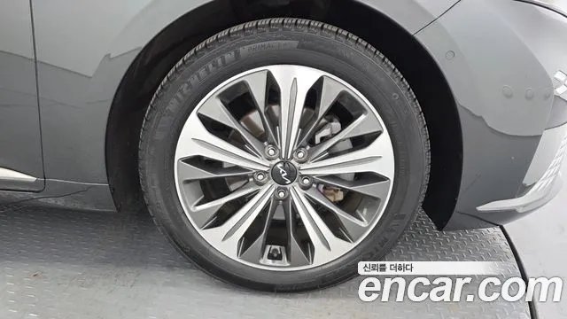 Kia K8 Signature — Фото автомобиля 4