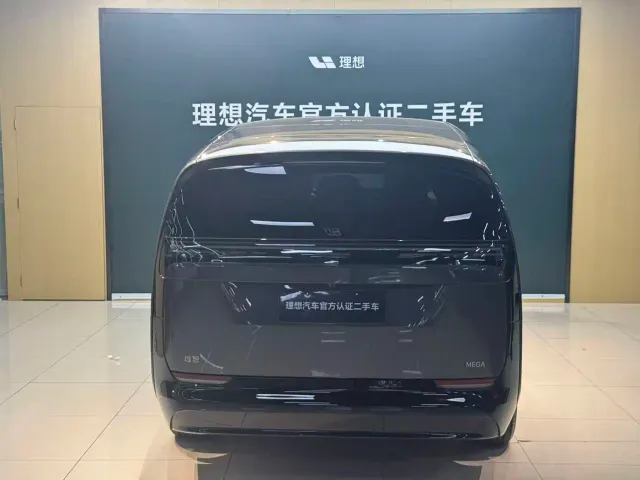 Li Auto MEGA — Фото автомобиля 4