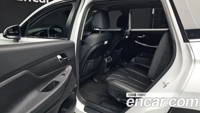 Hyundai Santa Fe — Фото автомобиля 16
