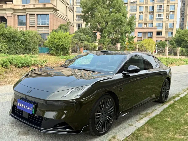 Фотография автомобиля — Lynk & Co 10 EM-P
