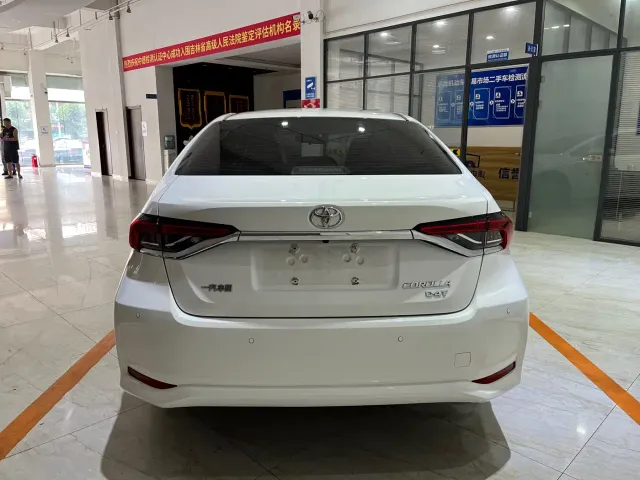 Toyota Corolla — Фото автомобиля 5