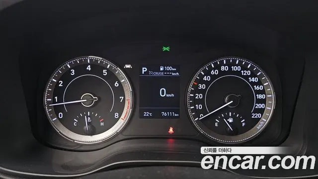 Hyundai Venue — Фото автомобиля 11