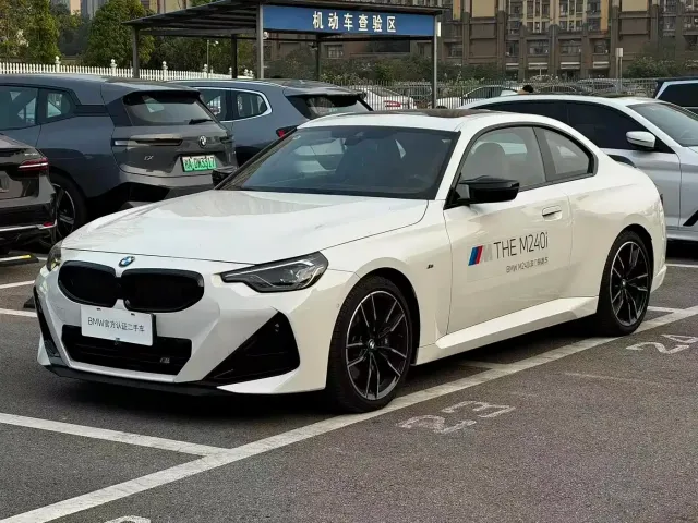 Фотография автомобиля — BMW M240i