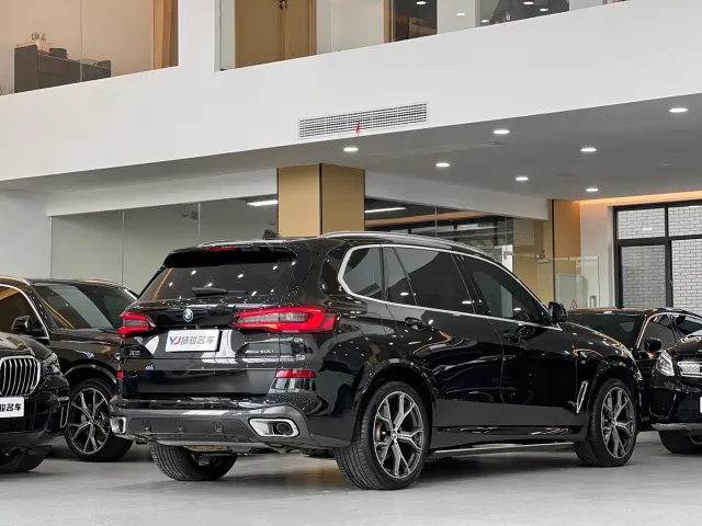 BMW X5 — Фото автомобиля 3