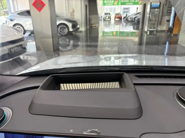 Geely Galaxy E8 — Фото автомобиля 14
