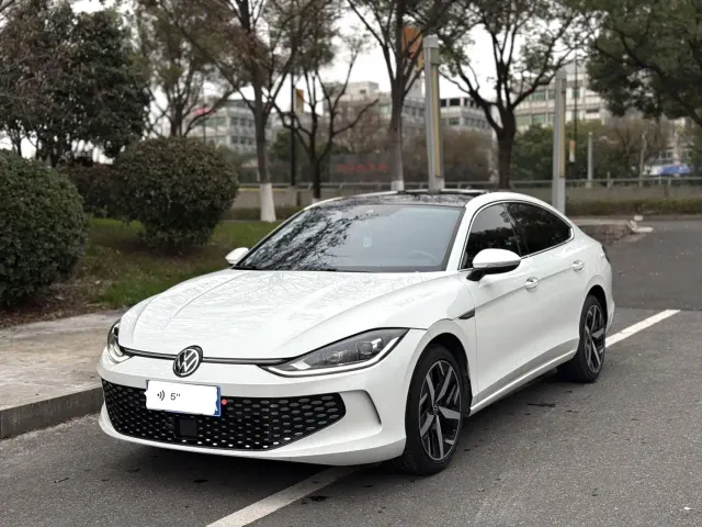Фотография автомобиля — Volkswagen Lamando
