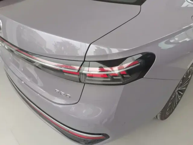 Volkswagen Passat — Фото автомобиля 7