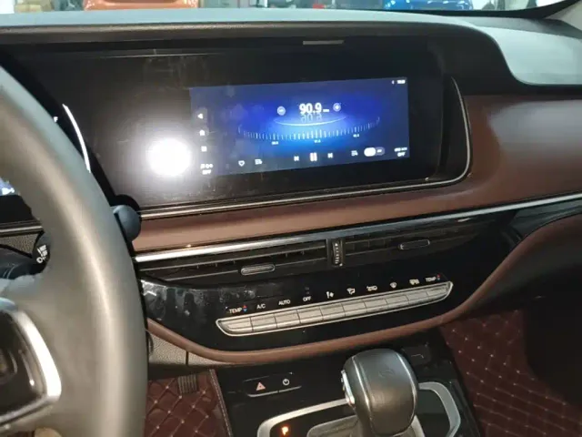 GAC Trumpchi M6 — Фото автомобиля 12