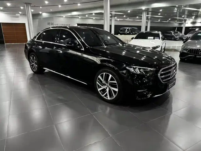 Mercedes-Benz E-Class — Фото автомобиля 7