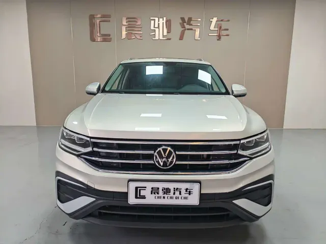 Volkswagen Tiguan L — Фото автомобиля 2