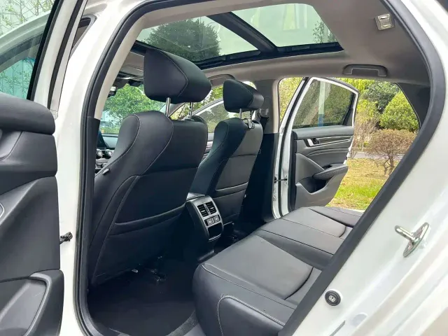 Honda Accord — Фото автомобиля 5