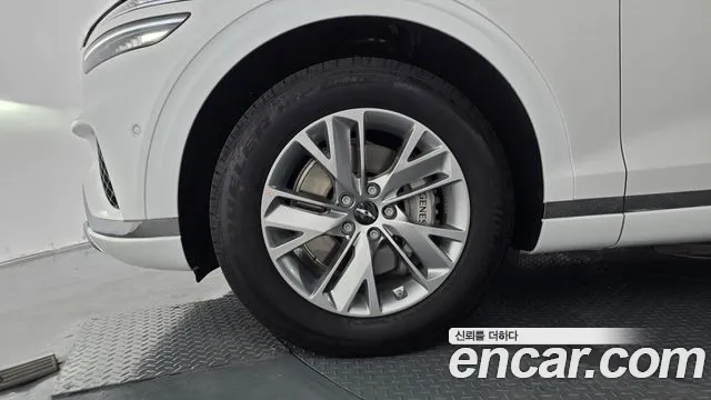 Genesis GV70 2.5T Бензин AWD — Фото автомобиля 4