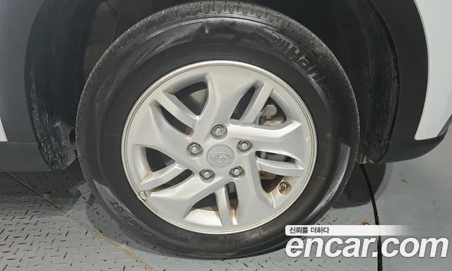 Hyundai Venue — Фото автомобиля 6
