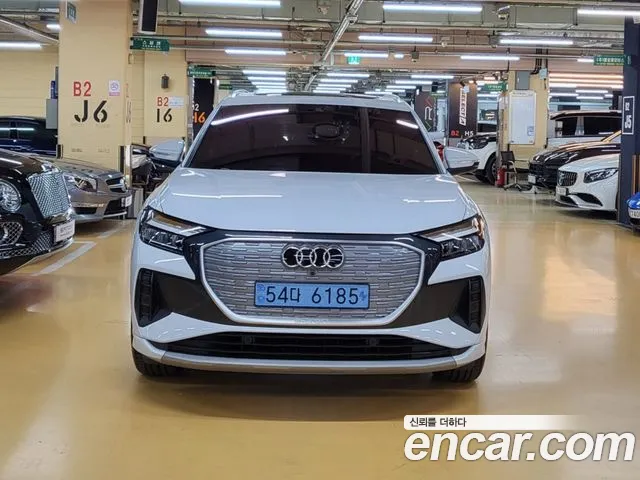 Audi Q4 e-tron F4 — Фото автомобиля 3