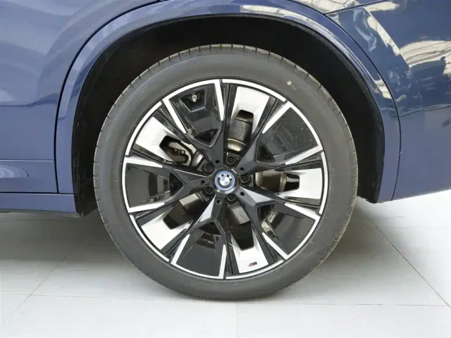 BMW iX3 — Фото автомобиля 18