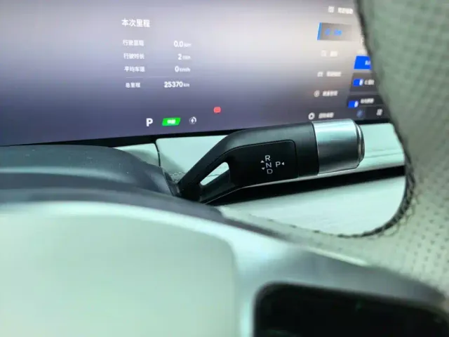 Geely Galaxy E8 — Фото автомобиля 13