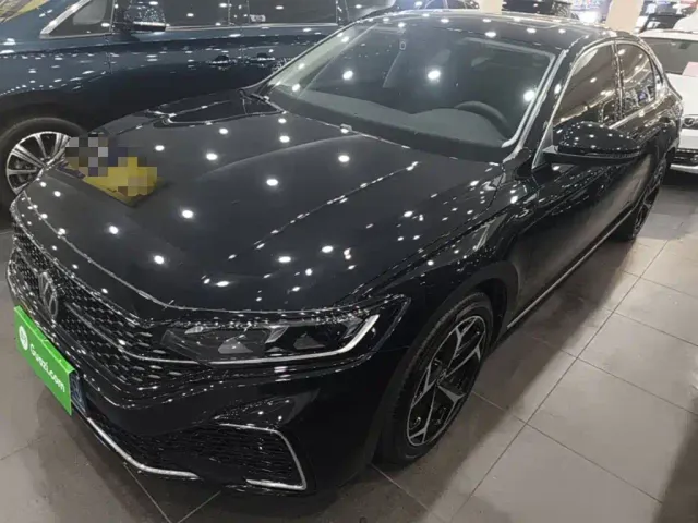 Фотография автомобиля — Volkswagen Passat