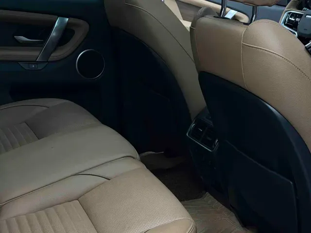 Land Rover Discovery Sport — Фото автомобиля 10