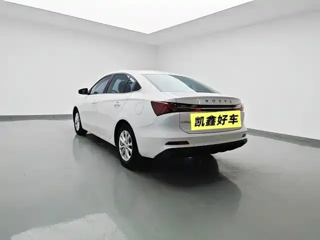 Roewe i5 — Фото автомобиля 6