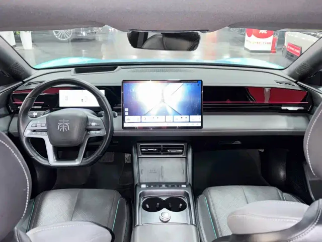 BYD Qin L — Фото автомобиля 23