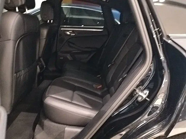 Porsche Macan — Фото автомобиля 16