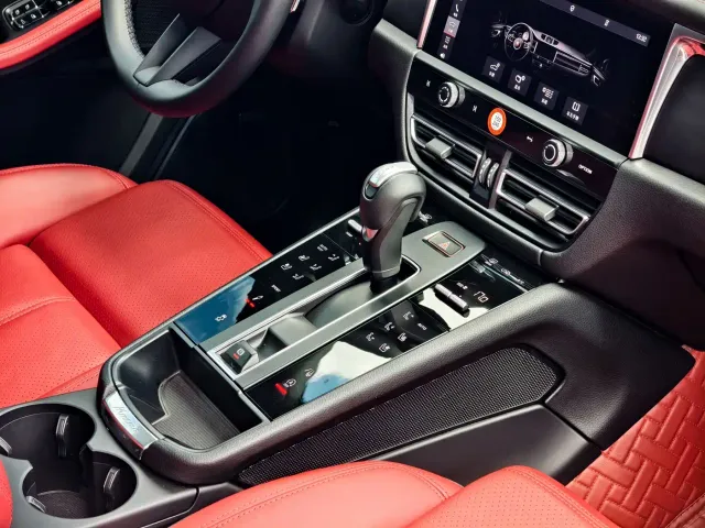 Porsche Macan — Фото автомобиля 13