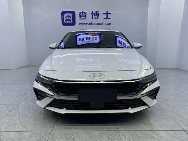 Hyundai Elantra — Фото автомобиля 2