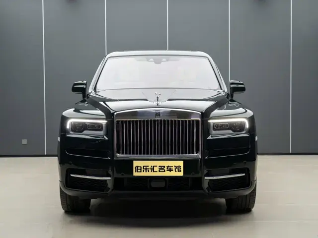 Rolls-Royce Cullinan — Фото автомобиля 3