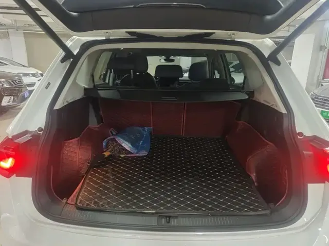 Volkswagen Tiguan L — Фото автомобиля 21