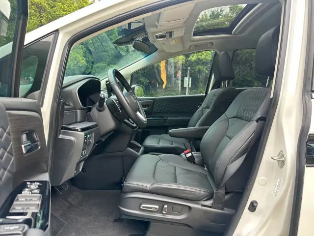Honda Elysion — Фото автомобиля 4