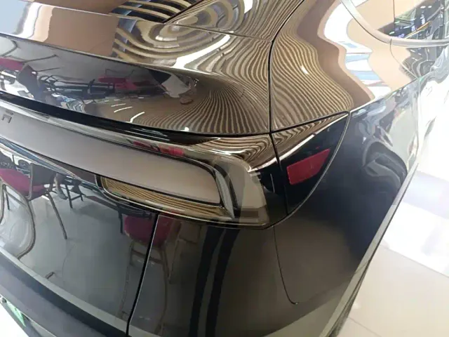 Tesla Model Y — Фото автомобиля 7