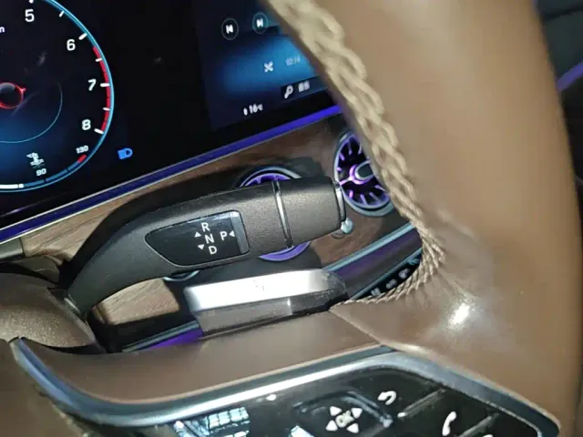 Mercedes-Benz E-Class — Фото автомобиля 13