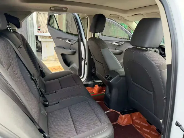 Buick Envision S — Фото автомобиля 9