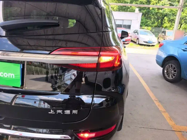 Buick Enclave — Фото автомобиля 23