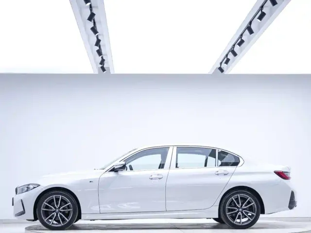 BMW 3 Series — Фото автомобиля 2