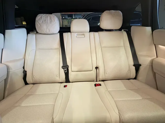 Li Auto L7 — Фото автомобиля 12