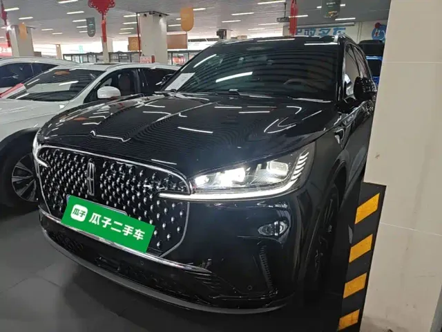 Фотография автомобиля — Lincoln Aviator