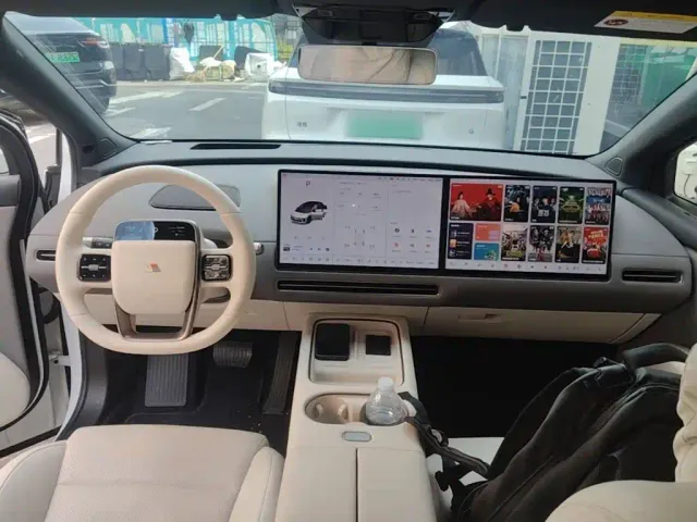 Li Auto i6 — Фото автомобиля 9