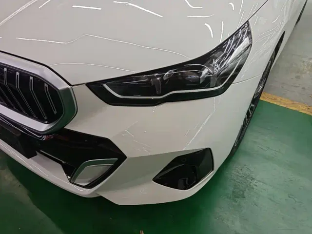 BMW 5 Series — Фото автомобиля 23